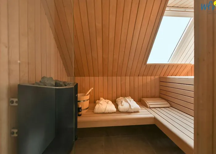 Toewerhus - Auster * ユイスト