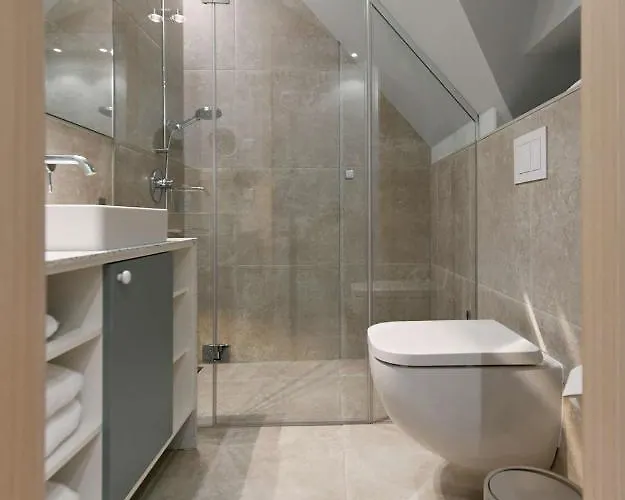 Toewerhus - Auster ユイスト