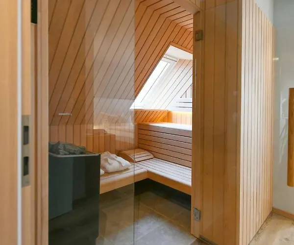 Toewerhus - Auster * ユイスト